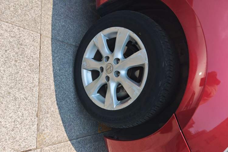 Used Nissan Tiida 2011 1.6L CVT Comfort Model Right Front Wheel Hub