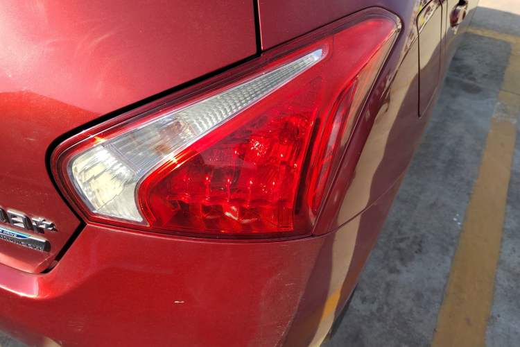 Used Nissan Tiida 2011 1.6L CVT Comfort Model Right Rear Taillight