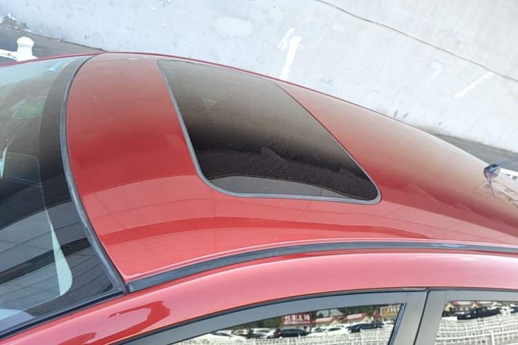 Used Nissan Tiida 2011 1.6L CVT Smart Version Roof