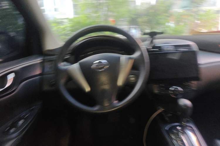 Used Nissan Tiida 2011 1.6L CVT Smart Version Steering Wheel