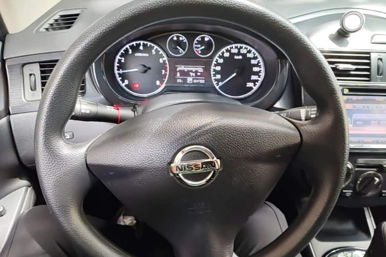Used Nissan Tiida 2011 1.6L CVT Comfort Model Steering Wheel