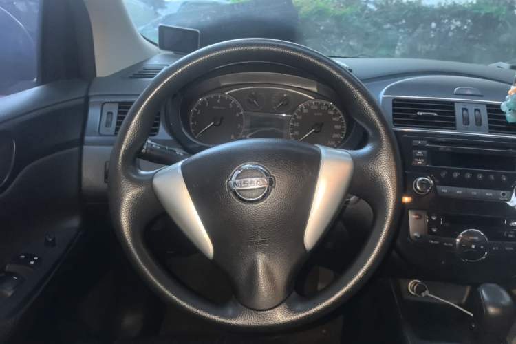 Used Nissan Tiida 2011 1.6L CVT Smart Version Steering Wheel