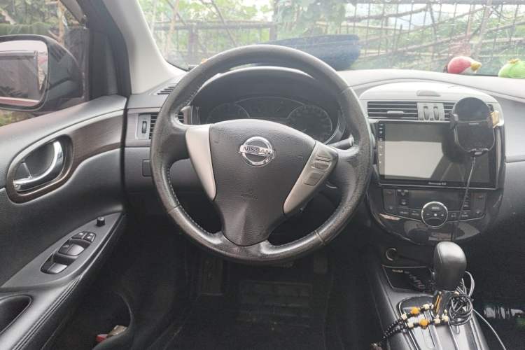 Used Nissan Tiida 2011 1.6L CVT Luxury Edition Steering Wheel