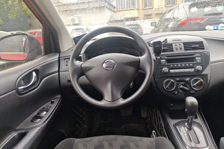 Used Nissan Tiida 2011 1.6L CVT Comfort Model Steering Wheel