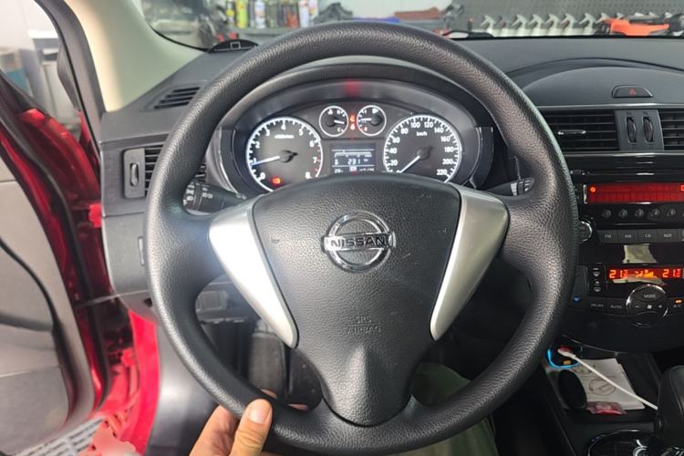 Used Nissan Tiida 2011 1.6L CVT Smart Version Steering Wheel