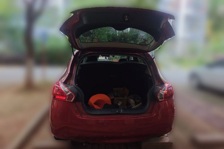 Used Nissan Tiida 2011 1.6L CVT Smart Version Trunk