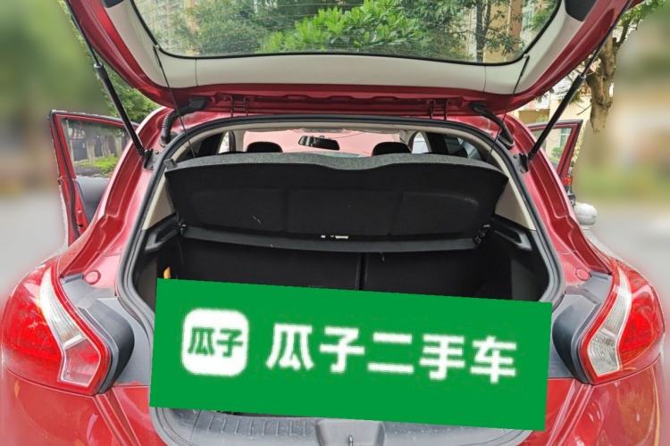 Used Nissan Tiida 2011 1.6L CVT Smart Version Trunk