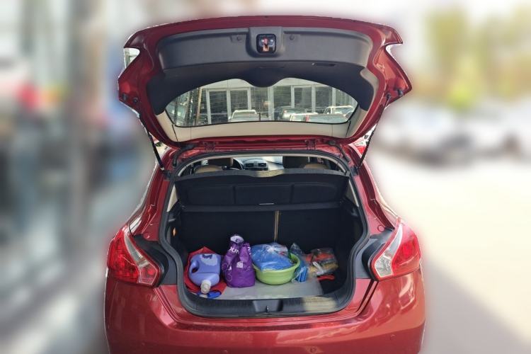 Used Nissan Tiida 2011 1.6L CVT Smart Version Trunk