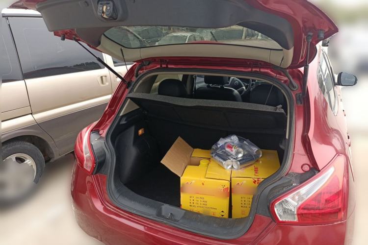 Used Nissan Tiida 2011 1.6L Manual Smart Version Trunk