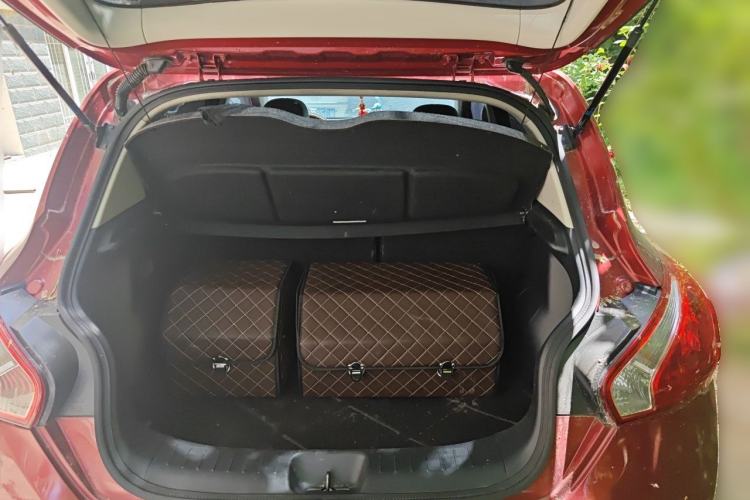Used Nissan Tiida 2011 1.6L CVT Smart Version Trunk