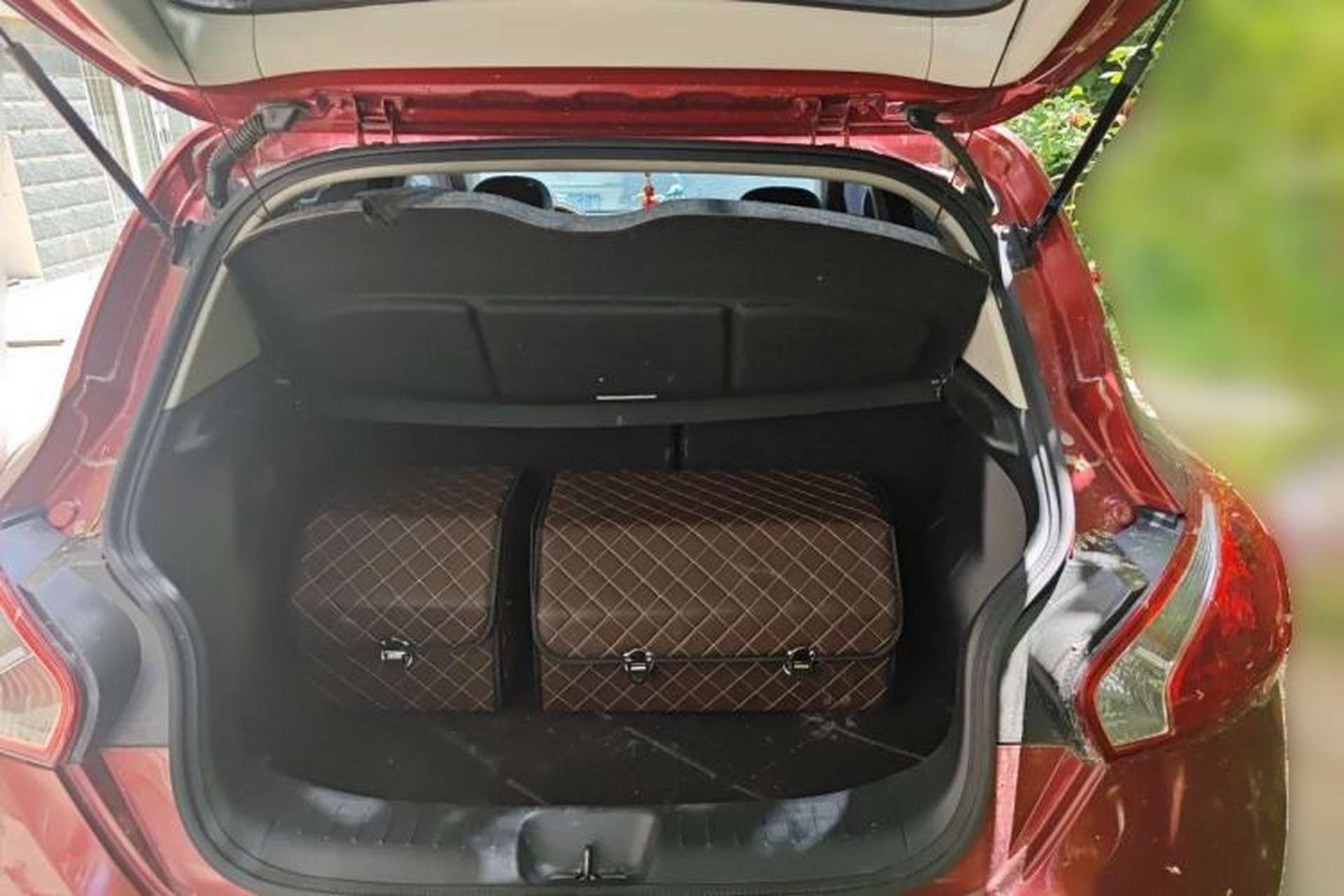 Used Nissan Tiida 2011 1.6L CVT Smart Version Trunk
