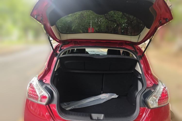 Used Nissan Tiida 2011 1.6T Manual Xuan Dong Edition Trunk