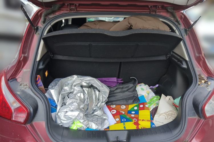 Used Nissan Tiida 2011 1.6L CVT Smart Version Trunk