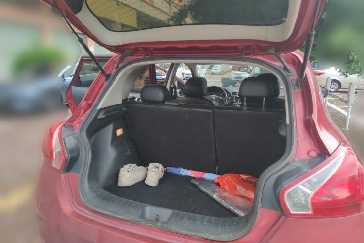 Used Nissan Tiida 2011 1.6L CVT Smart Version Trunk