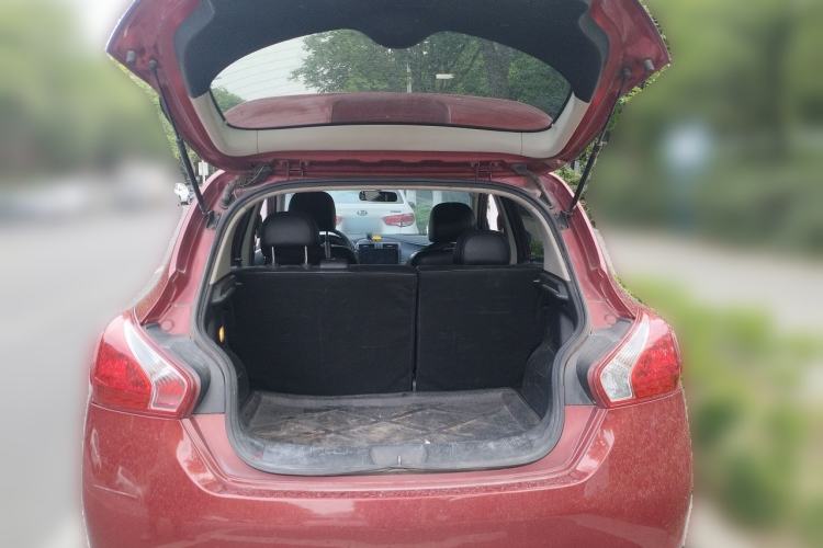 Used Nissan Tiida 2011 1.6L CVT Smart Version Trunk