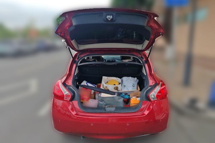 Used Nissan Tiida 2011 1.6L CVT Smart Version Trunk