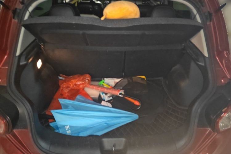 Used Nissan Tiida 2011 1.6L CVT Smart Version Trunk