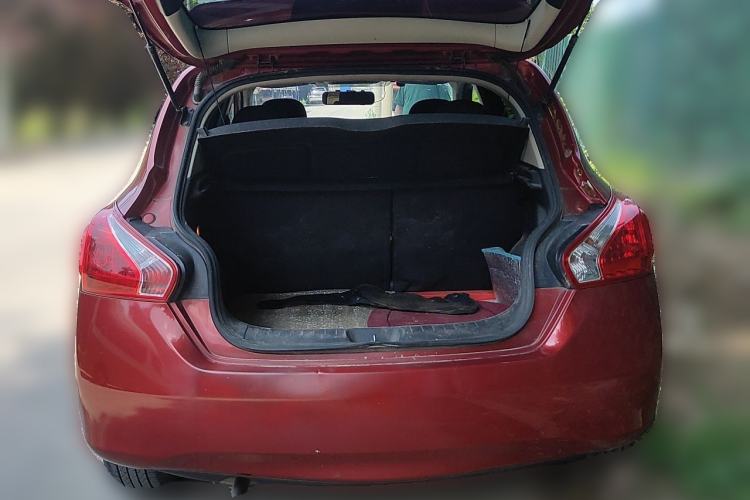 Used Nissan Tiida 2011 1.6L CVT Comfort Model Trunk