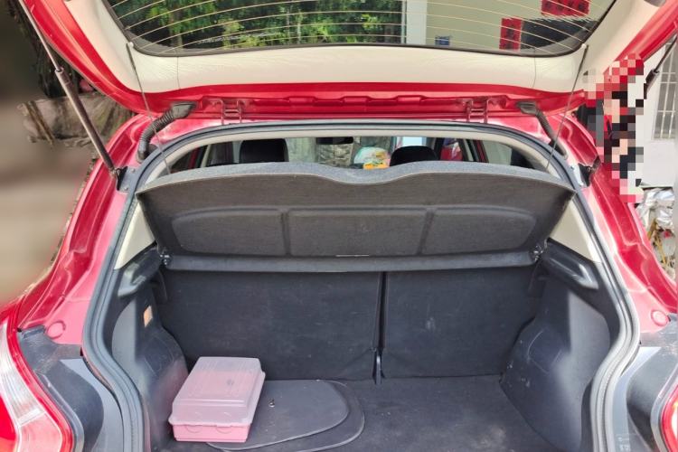 Used Nissan Tiida 2011 1.6L CVT Smart Version Trunk