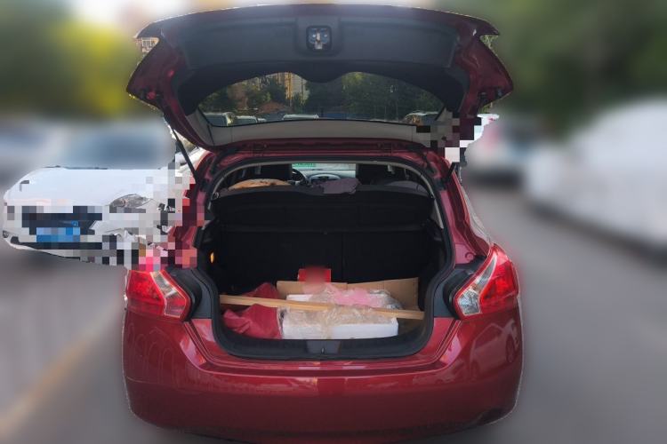 Used Nissan Tiida 2011 1.6L CVT Smart Version Trunk