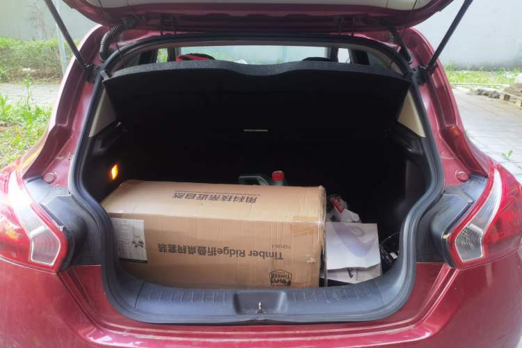 Used Nissan Tiida 2011 1.6L CVT Comfort Model Trunk
