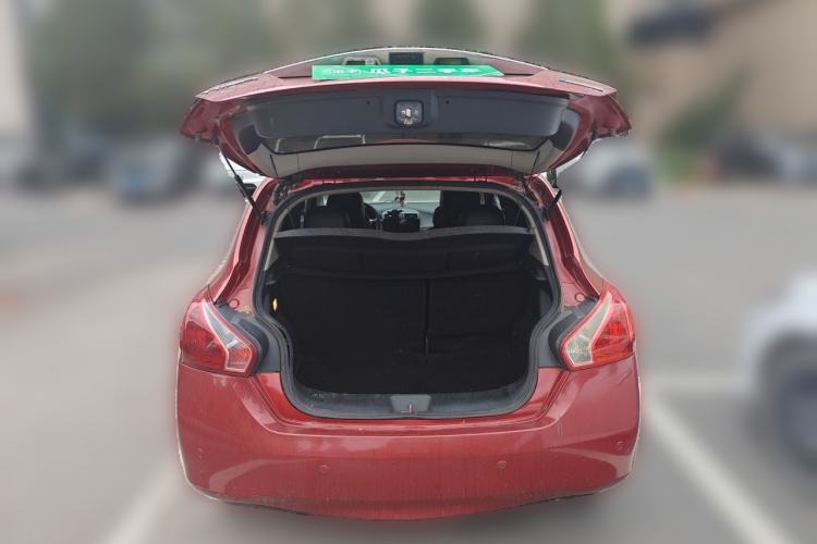 Used Nissan Tiida 2011 1.6L CVT Smart Version Trunk