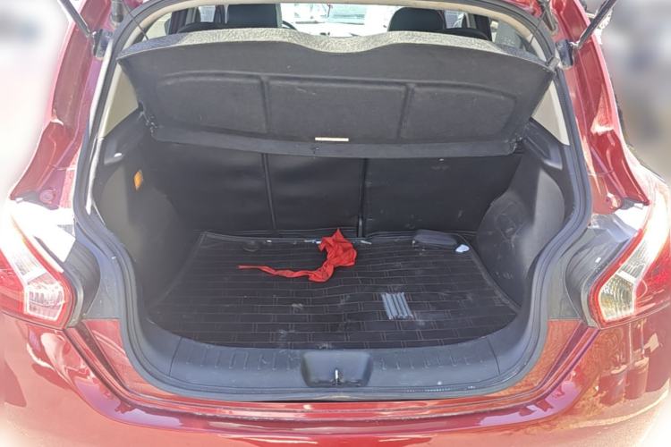 Used Nissan Tiida 2011 1.6L CVT Smart Version Trunk