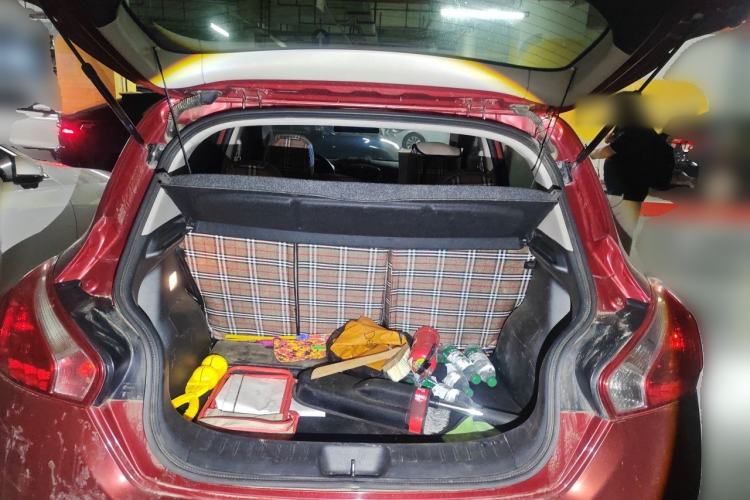 Used Nissan Tiida 2011 1.6L CVT Smart Version Trunk