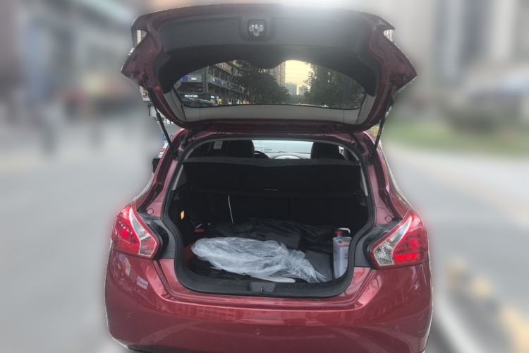 Used Nissan Tiida 2011 1.6L Manual Smart Version Trunk