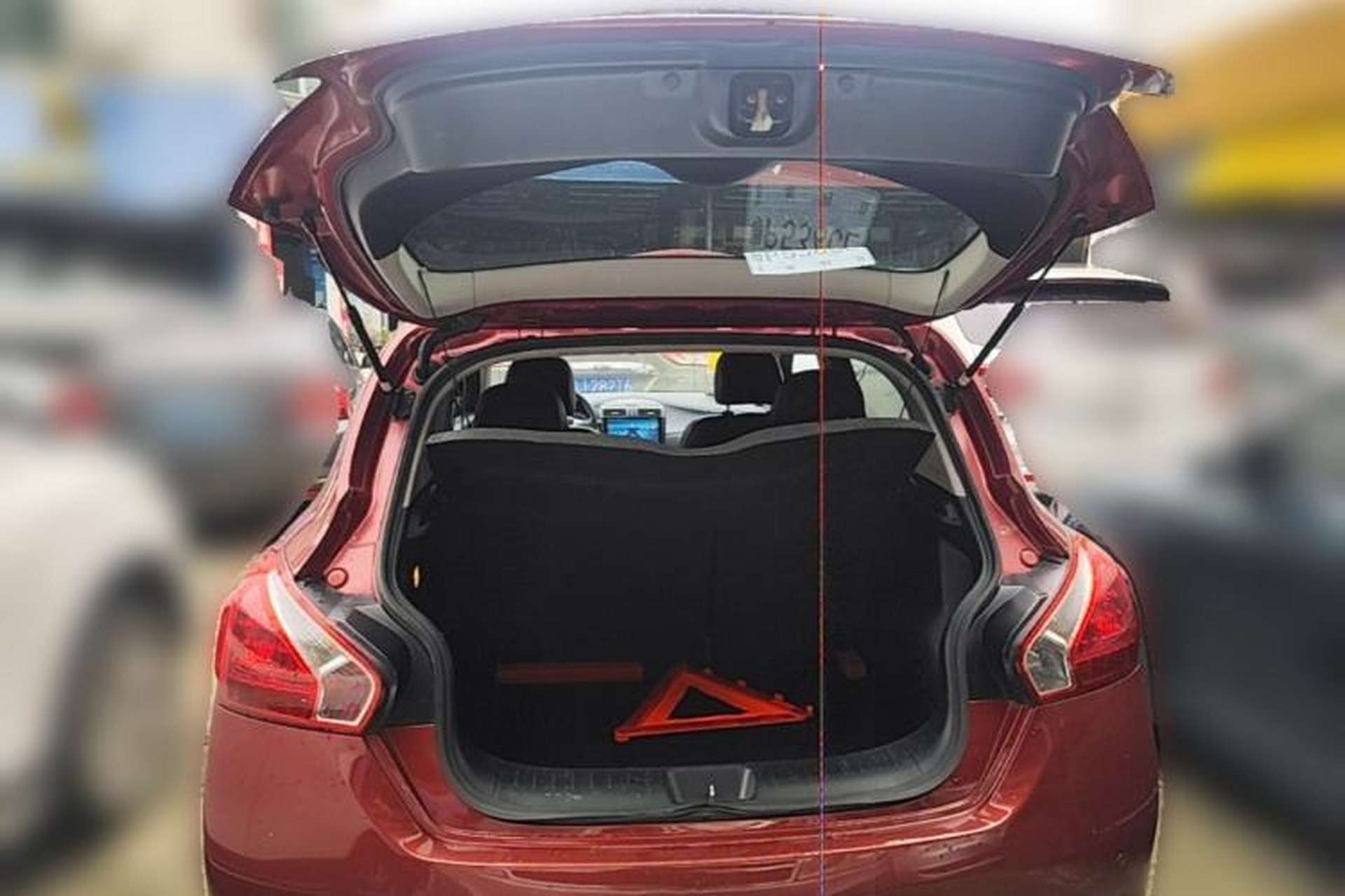Used Nissan Tiida 2011 1.6L CVT Smart Version Trunk