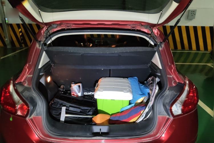 Used Nissan Tiida 2011 1.6L CVT Smart Version Trunk