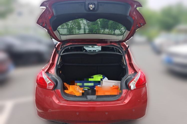 Used Nissan Tiida 2011 1.6L CVT Smart Version Trunk