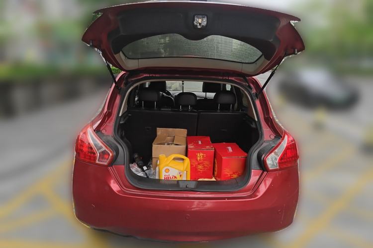 Used Nissan Tiida 2011 1.6L CVT Smart Version Trunk