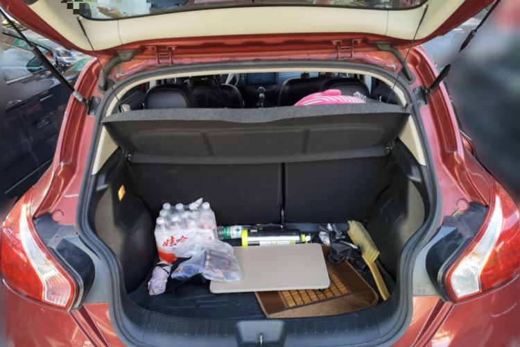 Used Nissan Tiida 2011 1.6L CVT Smart Version Trunk