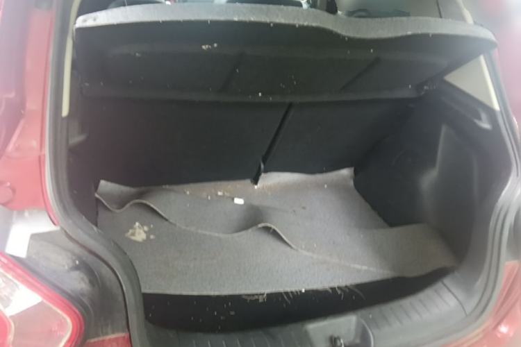 Used Nissan Tiida 2011 1.6L CVT Smart Version Trunk