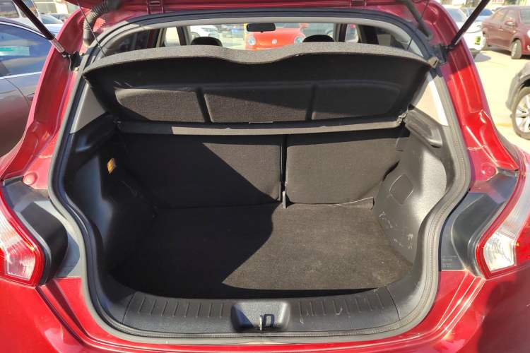 Used Nissan Tiida 2011 1.6L CVT Comfort Model Trunk
