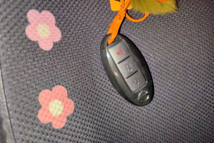 Used Nissan Tiida 2011 1.6L CVT Smart Version Vehicle Key