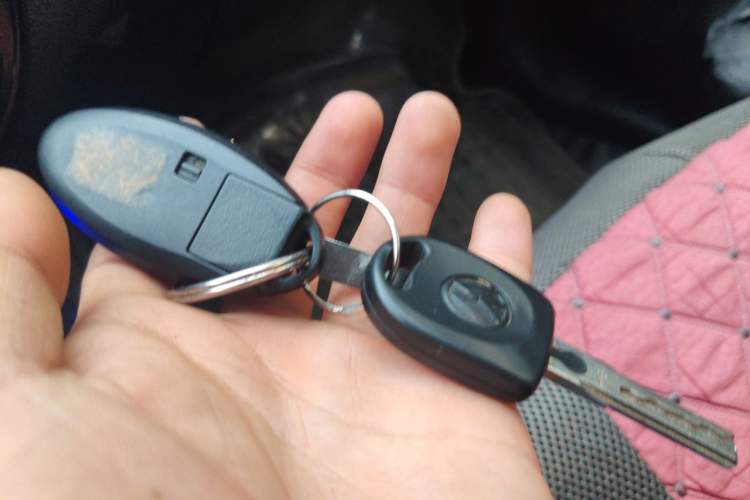 Used Nissan Tiida 2011 1.6L CVT Smart Version Vehicle Key