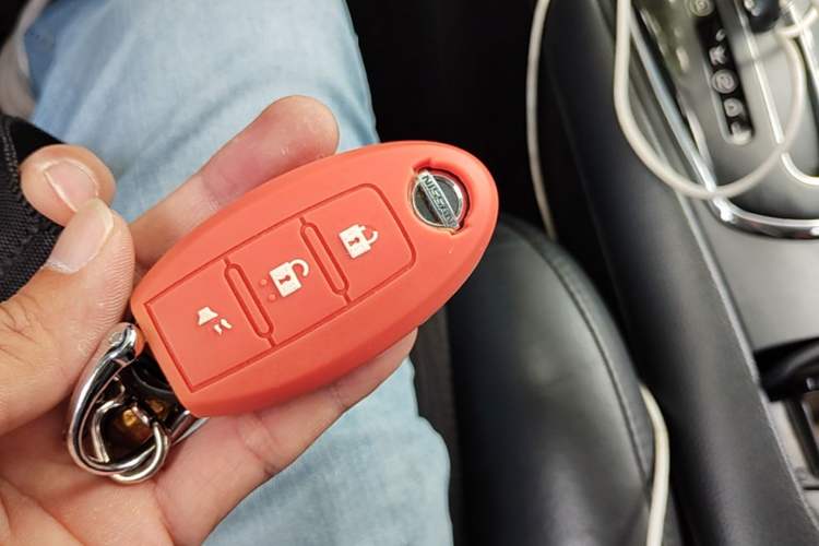 Used Nissan Tiida 2011 1.6L CVT Smart Version Vehicle Key