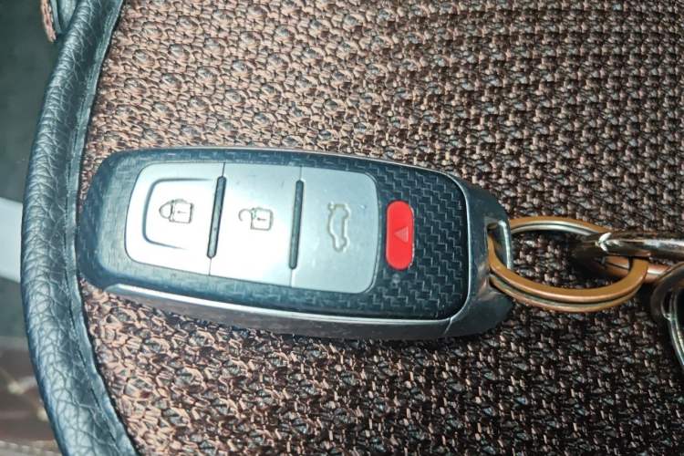 Used Nissan Tiida 2011 1.6L CVT Smart Version Vehicle Key