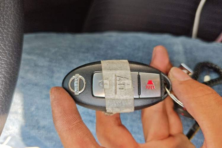 Used Nissan Tiida 2011 1.6L CVT Smart Version Vehicle Key