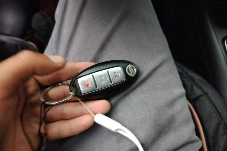 Used Nissan Tiida 2011 1.6L CVT Smart Version Vehicle Key