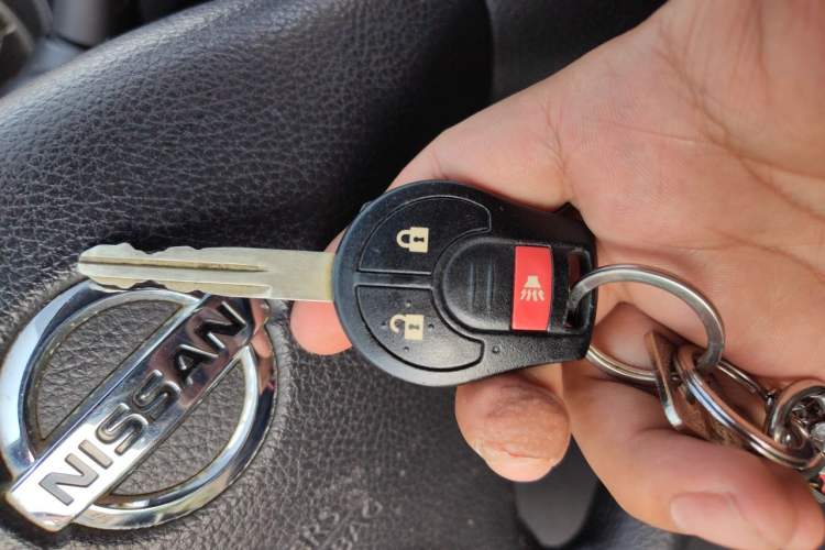 Used Nissan Tiida 2011 1.6L Manual Comfort Edition Vehicle Key