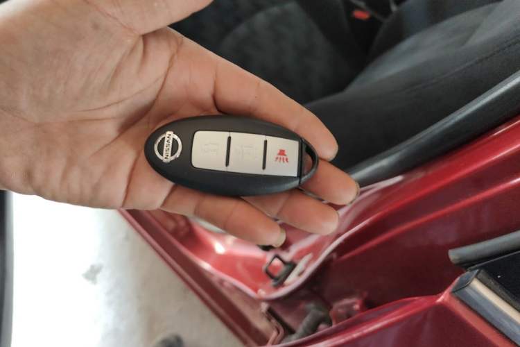 Used Nissan Tiida 2011 1.6L CVT Smart Version Vehicle Key