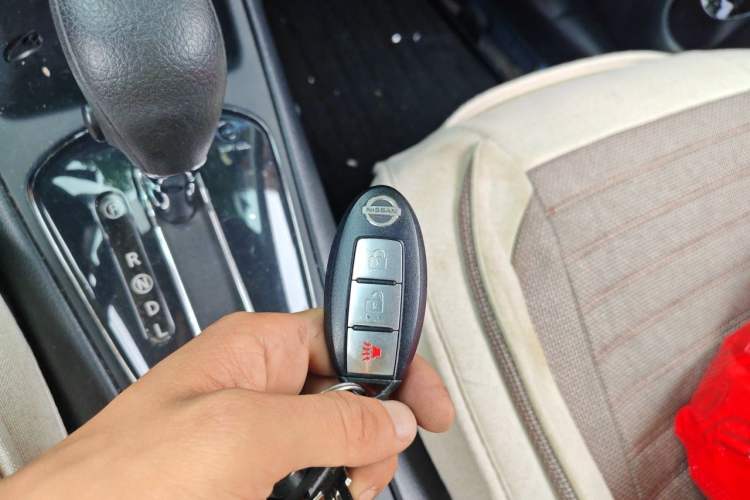 Used Nissan Tiida 2011 1.6L CVT Smart Version Vehicle Key