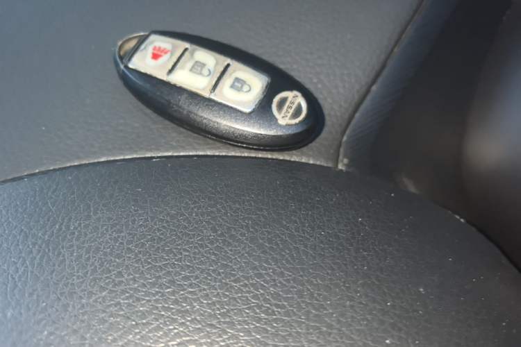 Used Nissan Tiida 2011 1.6L CVT Smart Version Vehicle Key
