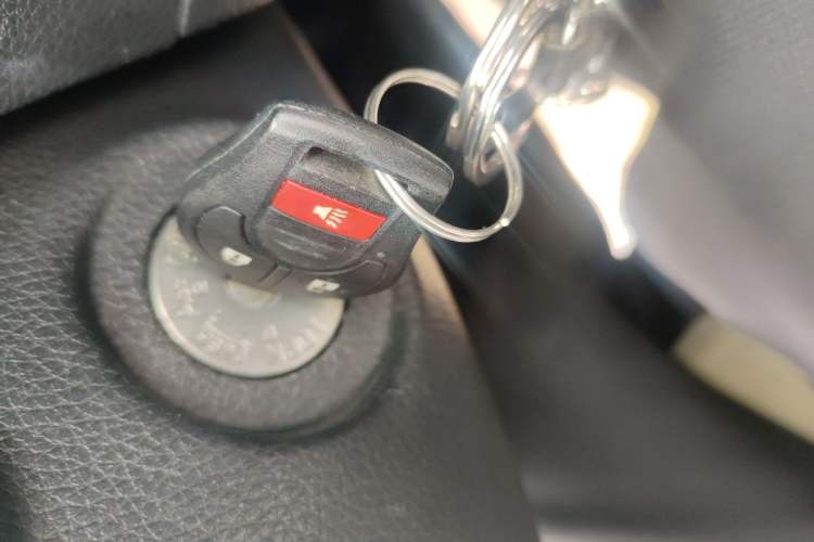 Used Nissan Tiida 2011 1.6L Manual Comfort Edition Vehicle Key