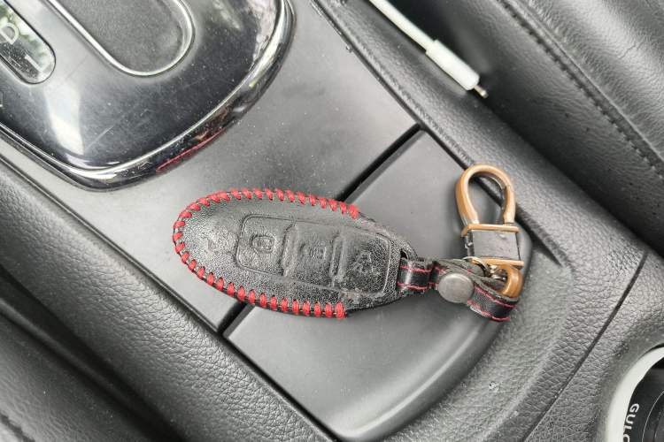 Used Nissan Tiida 2011 1.6L CVT Smart Version Vehicle Key