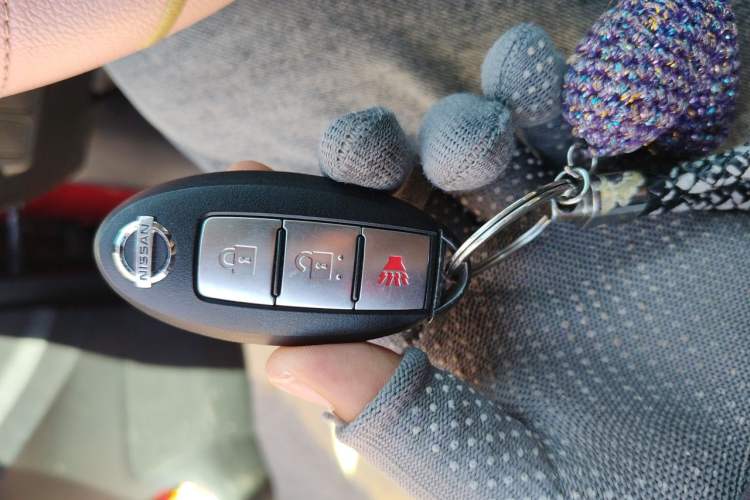 Used Nissan Tiida 2011 1.6L CVT Smart Version Vehicle Key