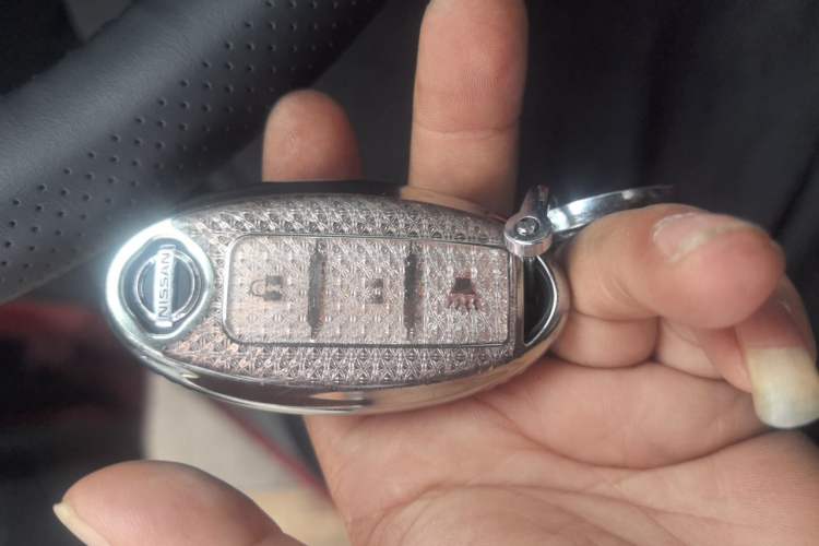Used Nissan Tiida 2011 1.6L CVT Smart Version Vehicle Key